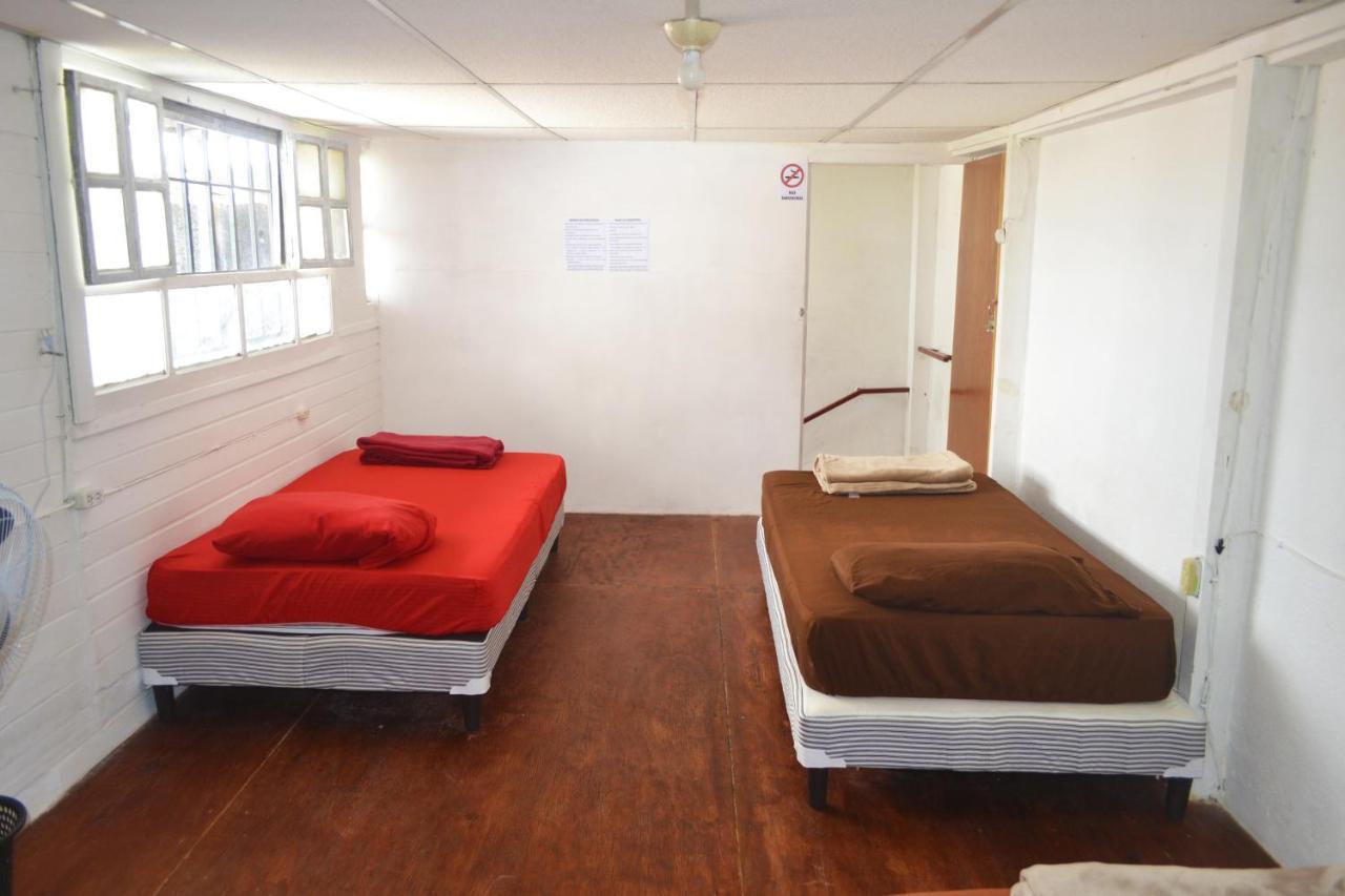 גואטמלה 4 Grados Hostel מראה חיצוני תמונה