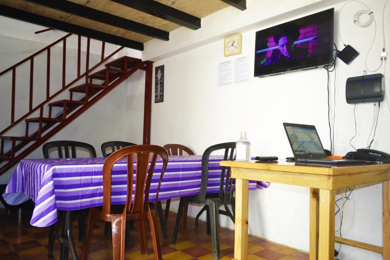 גואטמלה 4 Grados Hostel מראה חיצוני תמונה