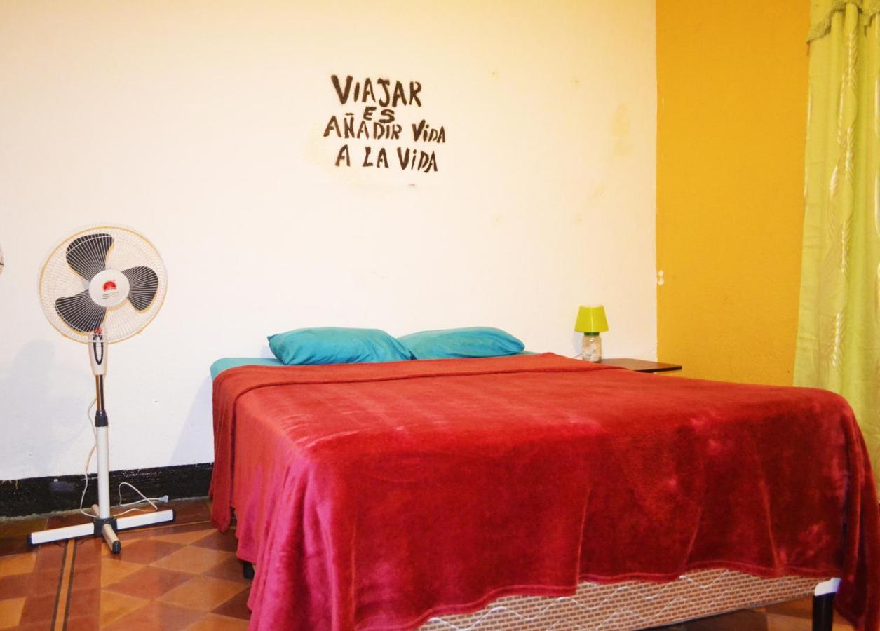 גואטמלה 4 Grados Hostel מראה חיצוני תמונה