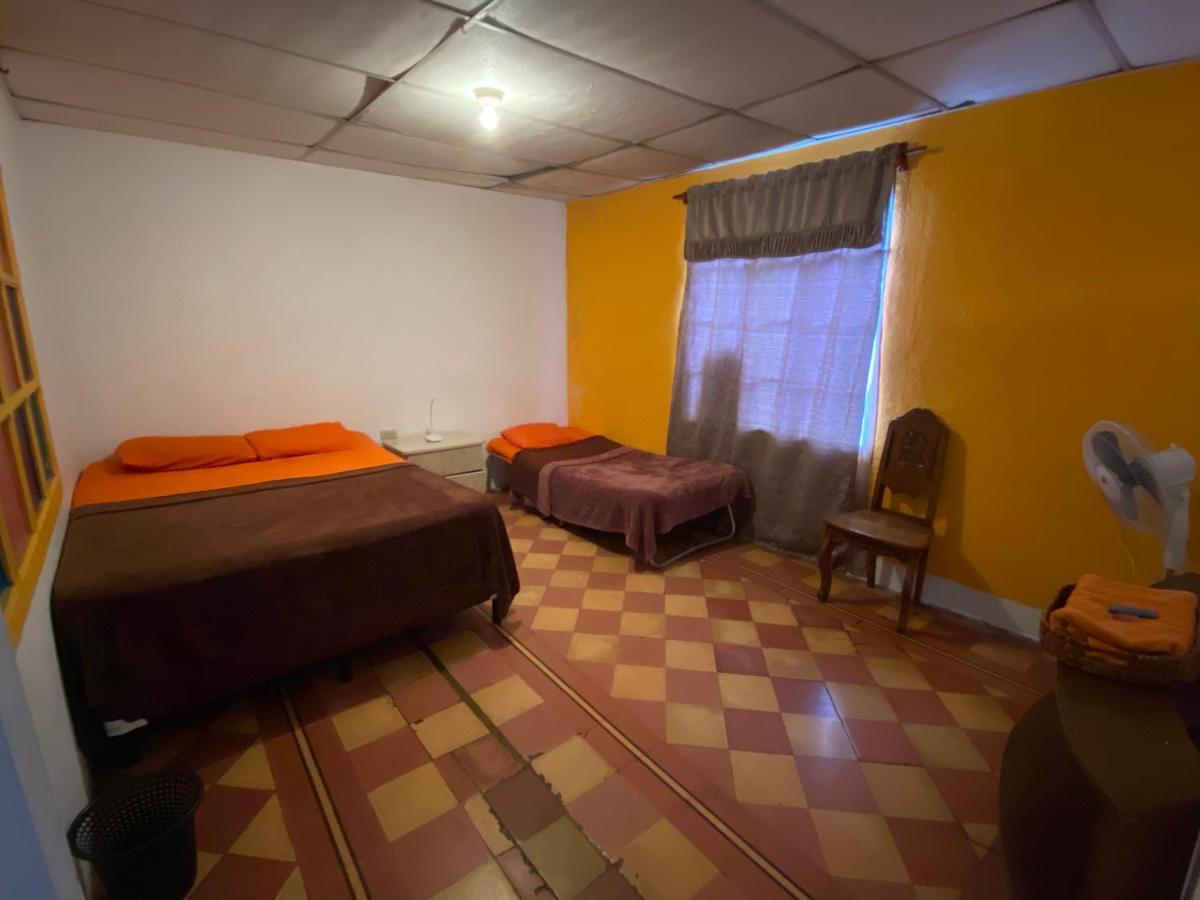 גואטמלה 4 Grados Hostel מראה חיצוני תמונה